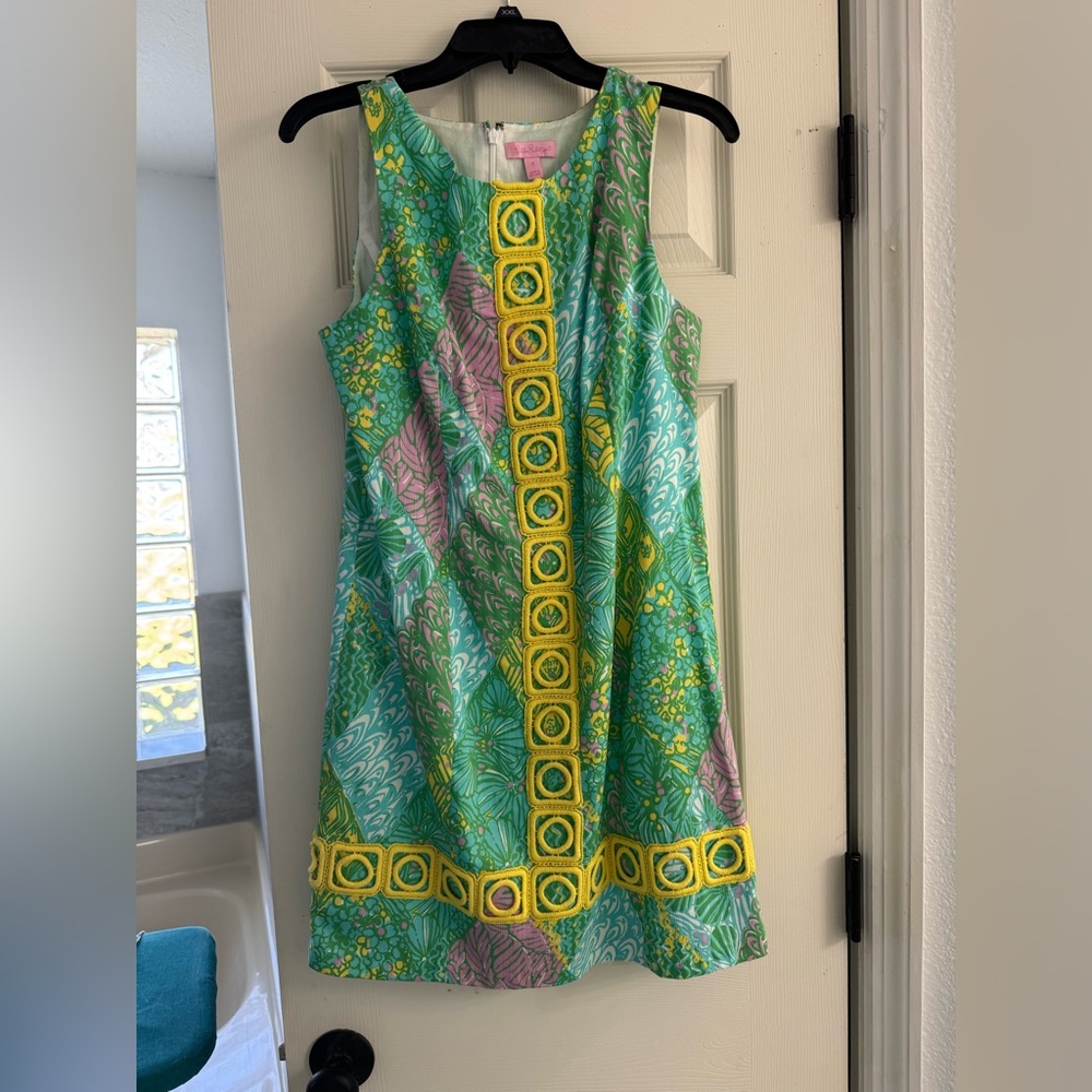 Lily Pulitzer shift dress. Size 8.